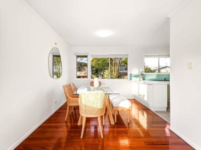 House 3 Bedroom For Rent Holland Park West QLD ES105626372