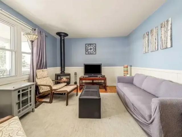 House 3 Bedroom For Rent Hill Spring AB 1900 ES106118292