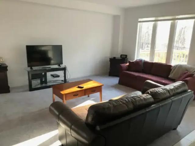 House 3 Bedroom For Rent Orillia ON 700 ES105004574