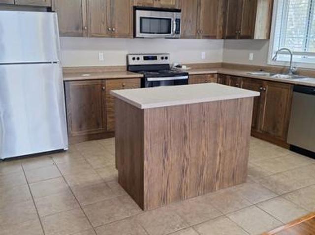 House 3 Bedroom For Rent Orillia ON 2650 ES96248928