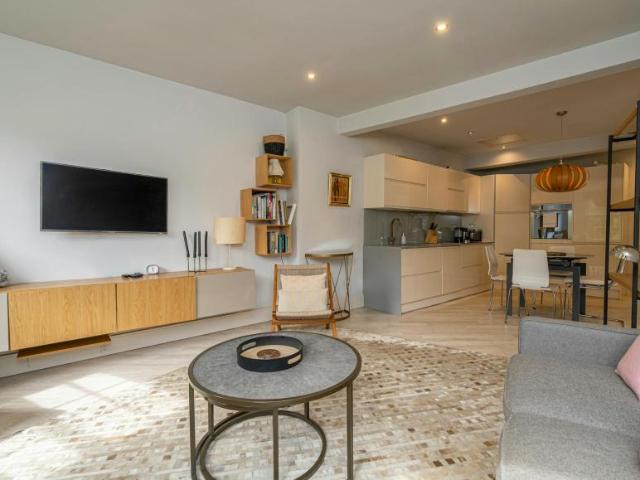 House 3 Bedroom For Rent London London 8000 ES102847613