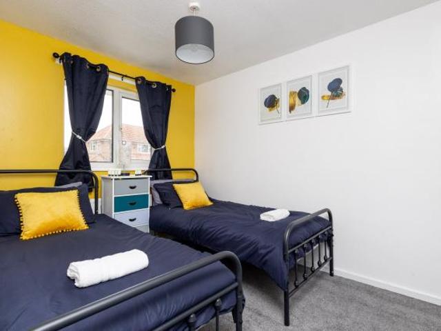 House 3 Bedroom For Rent Leeds Leeds 3000 ES65863743