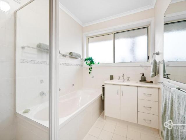 House 3 Bedroom For Rent Mount Gambier SA 710000 ES104976433
