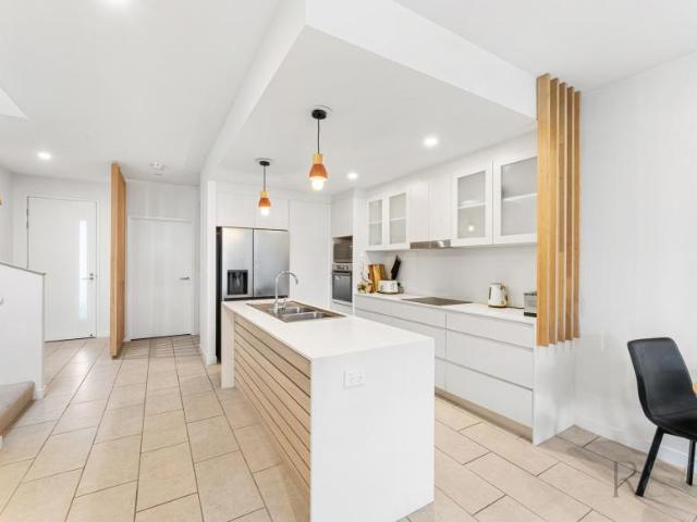 House 3 Bedroom For Rent Mountain Creek QLD ES105508479