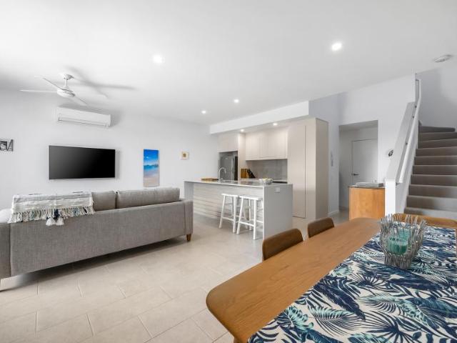 House 3 Bedroom For Rent Mountain Creek QLD ES103658992