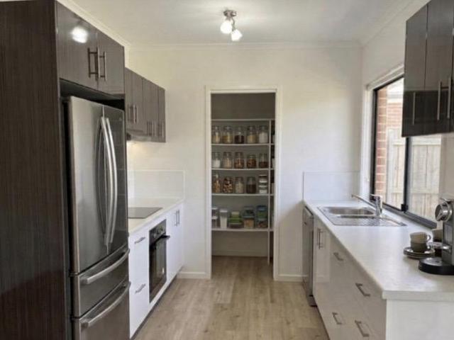 House 3 Bedroom For Rent MAROOCHYDORE QLD ES105572713