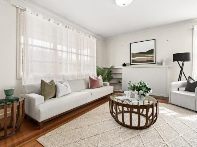 House 3 Bedroom For Rent Mckinnon VIC ES105825785