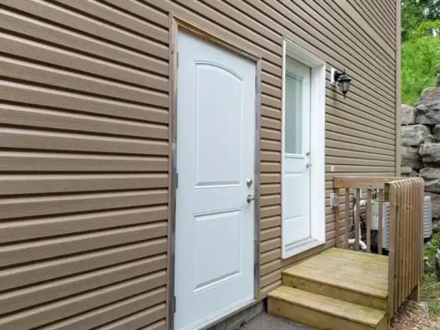 House 3 Bedroom For Rent Midland ON 2650 ES98916780