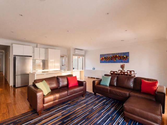 House 3 Bedroom For Rent Murrumbeena VIC ES105825663