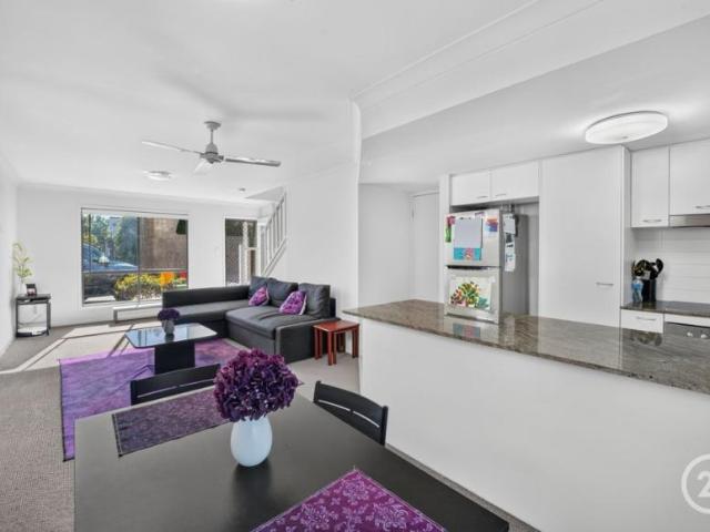House 3 Bedroom For Rent North Booval, 625000 ES103428344