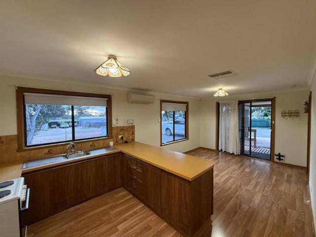 House 3 Bedroom For Rent Napperby SA ES105529282