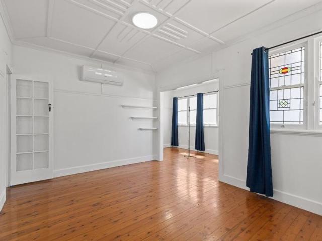 House 3 Bedroom For Rent South Toowoomba, 600 ES105881543