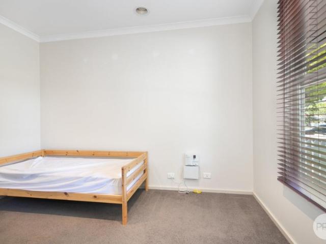 House 3 Bedroom For Rent SOLDIERS HILL VIC 460 ES106183744