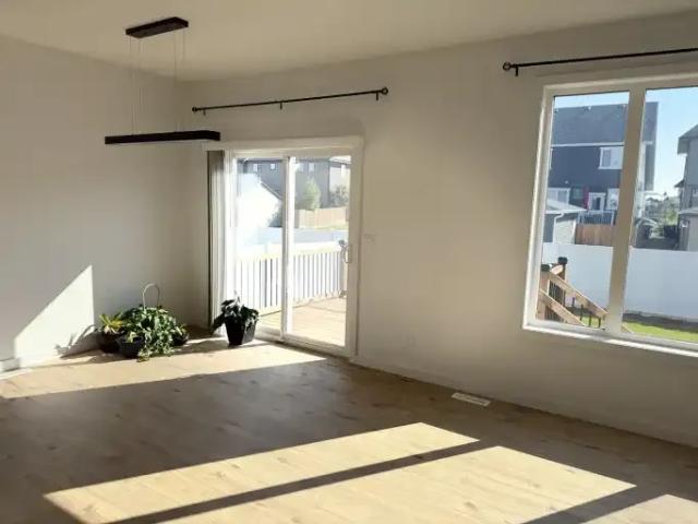 House 3 Bedroom For Rent Saskatoon SK 2600 ELS105269394