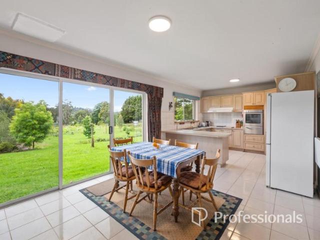 House 3 Bedroom For Rent Seville VIC ES105972971