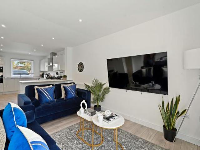 House 3 Bedroom For Rent Sittingbourne Sittingbourne 3300 ELS77601457