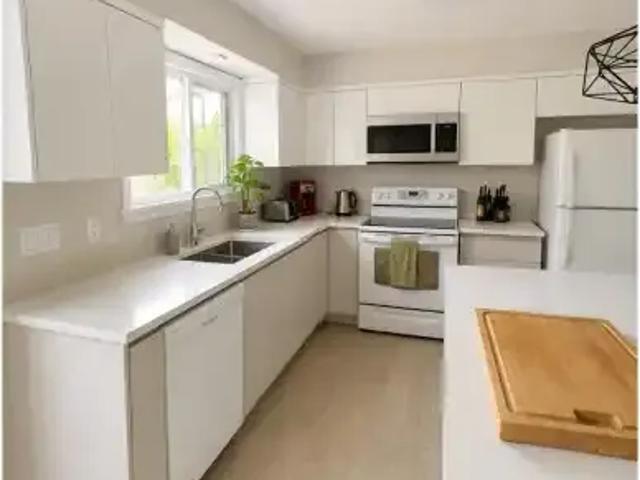 House 3 Bedroom For Rent Squamish BC 4200 ES104106834
