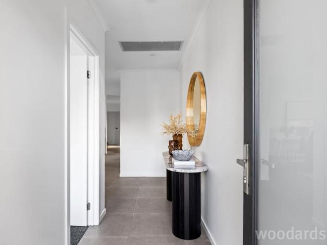 House 3 Bedroom For Rent Strathmore VIC ES105676629