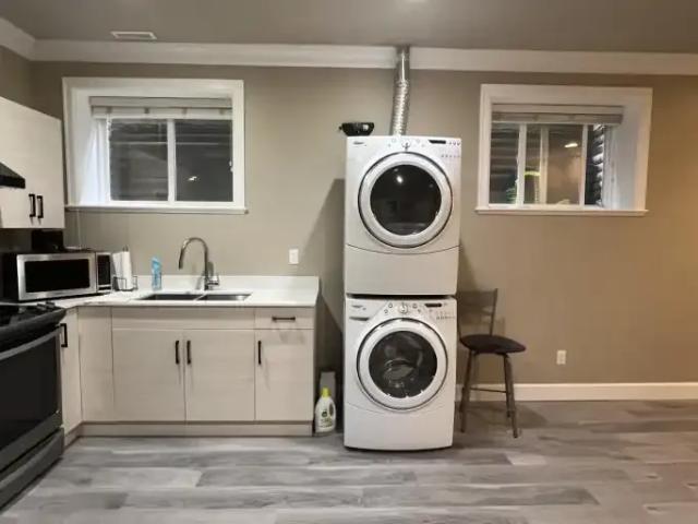 House 3 Bedroom For Rent Surrey BC 2300 ES99794665