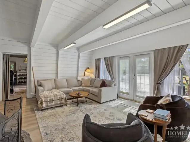 House 3 Bedroom For Rent Surrey BC 3900 ES105543480