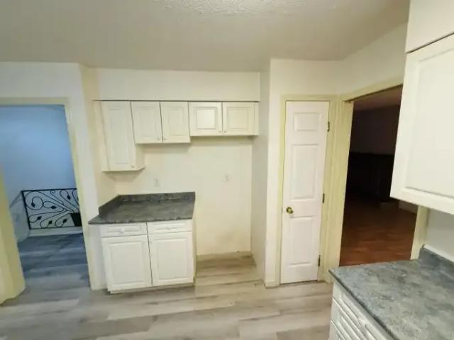 House 3 Bedroom For Rent Surrey BC 3900 ES105088046