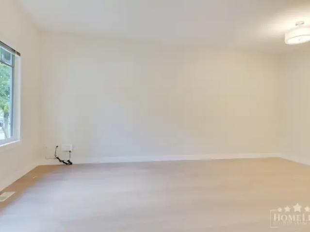 House 3 Bedroom For Rent Surrey BC 3000 ES105602102