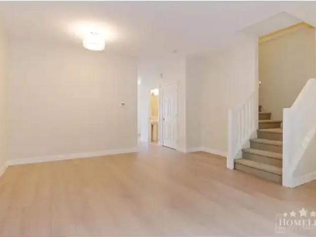 House 3 Bedroom For Rent Surrey BC 3000 ES105602236
