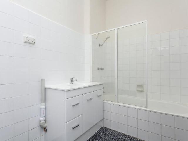 House 3 Bedroom For Rent Parkville VIC 760 ES102854535