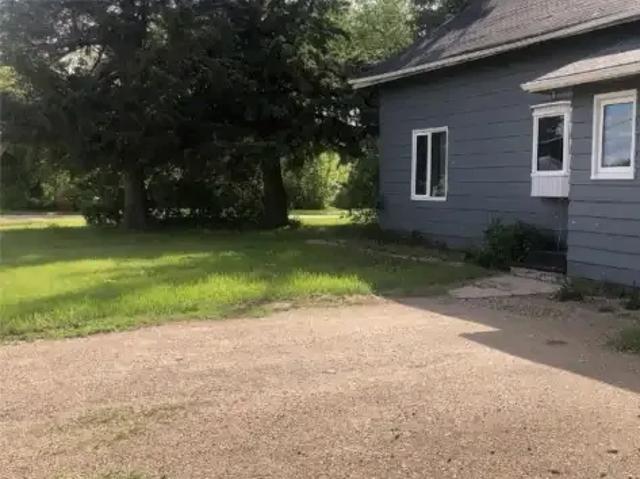 House 3 Bedroom For Rent Preeceville SK 1150 ES104876721