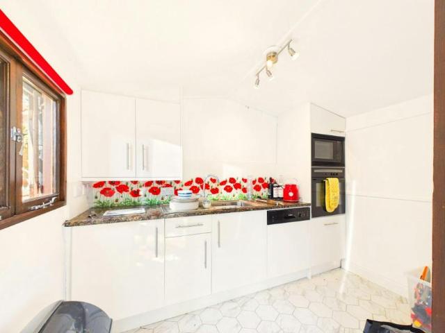 House 3 Bedroom For Rent Prestbury Prestbury 3800 ELS105186676
