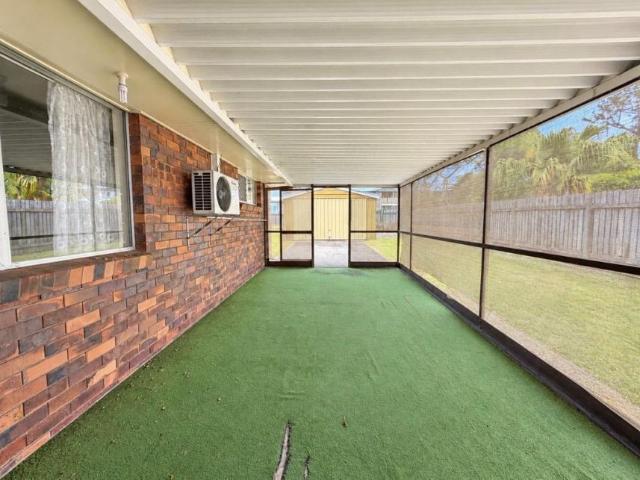 House 3 Bedroom For Rent Redcliffe, QLD 590 ES105811544