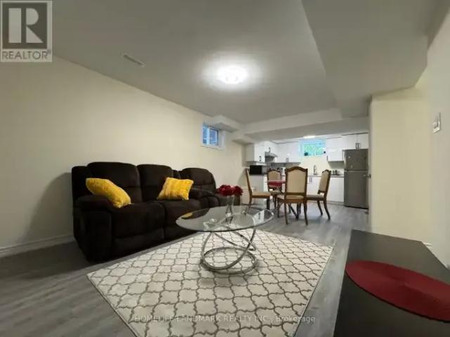 House 3 Bedroom For Rent Richmond Hill ON 1999 ES105309439