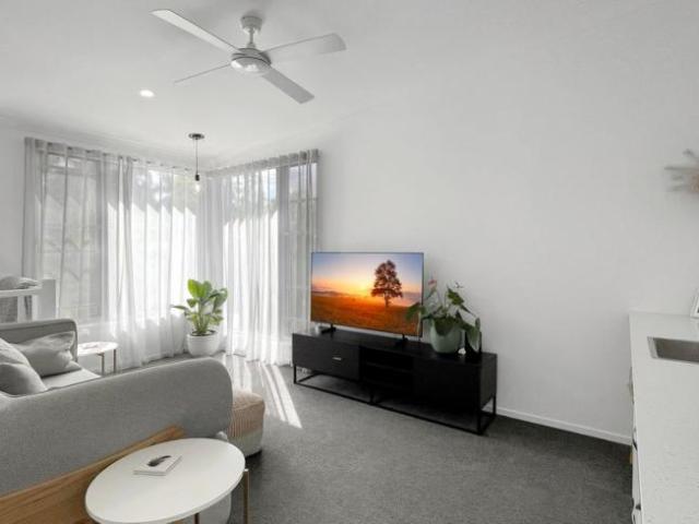 House 3 Bedroom For Rent Woombye, QLD ES105362128