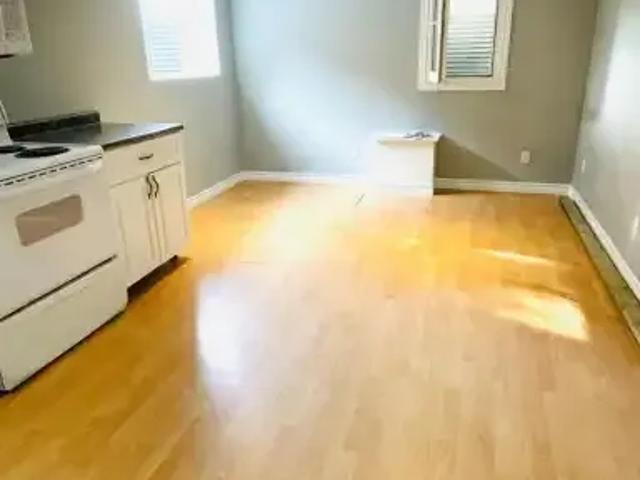 House 3 Bedroom For Rent Waterloo ON 2200 ES103958862
