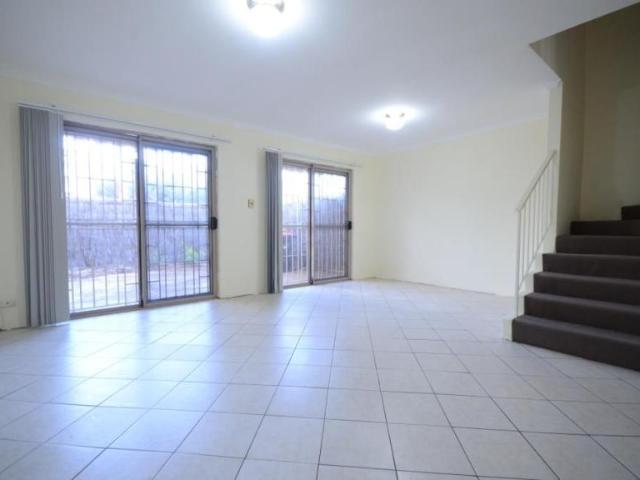 House 3 Bedroom For Rent Westmead, NSW 720 ES105471242
