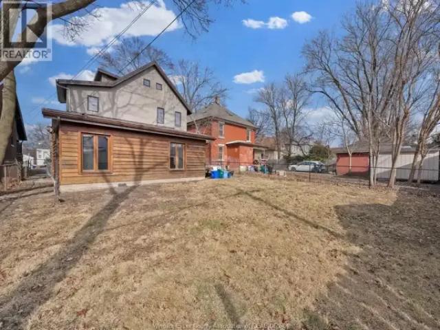 House 3 Bedroom For Rent Windsor ON 975 ES104842030