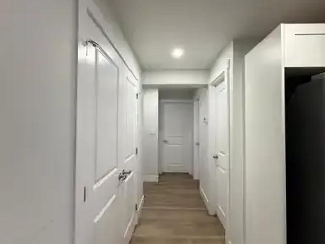 House 3 Bedroom For Rent Windsor ON 2100 ES105643422