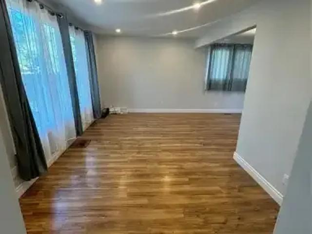 House 3 Bedroom For Rent Windsor ON 2200 ES105004828