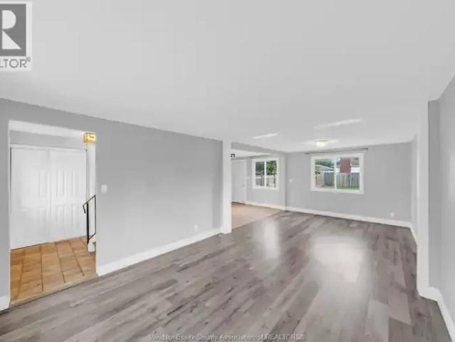 House 3 Bedroom For Rent Windsor ON 2225 ELS105118932