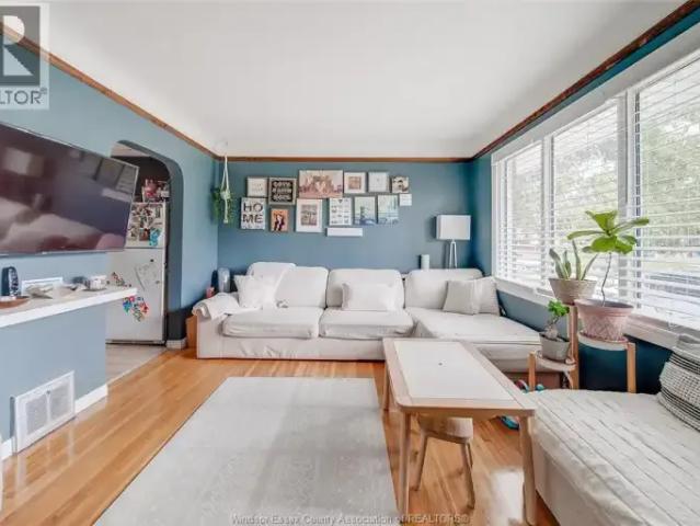 House 3 Bedroom For Rent Windsor ON 2400 ES105394881