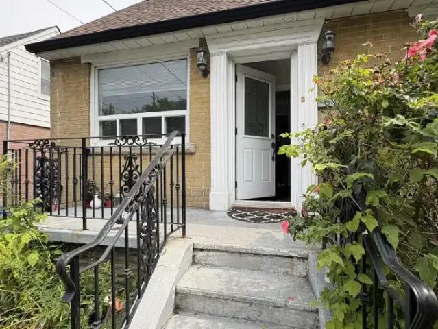 House 3 Bedroom For Rent Toronto ON 2725 ES105110817