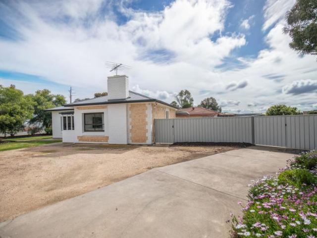 House 3 Bedroom For Rent Tailem Bend SA ES106076344