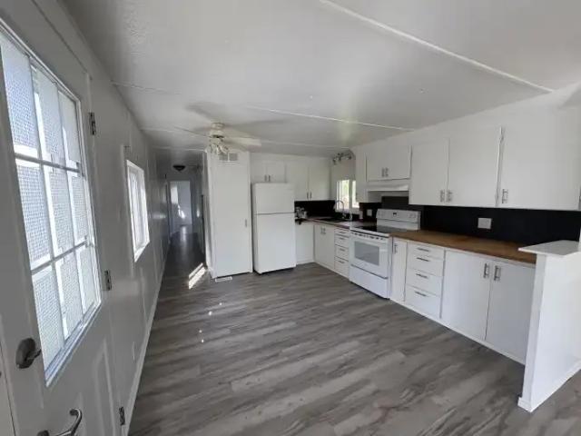 House 3 Bedroom For Rent Three Hills AB 1295 ES105991632