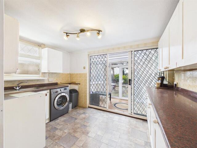 House 3 Bedroom For Sale Cheltenham Gloucestershire 280000 ES101931843