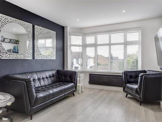 House 3 Bedroom For Sale Bushey Hertfordshire 699950 ES101678338