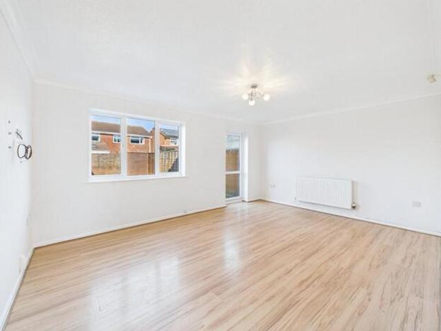 House 3 Bedroom For Sale Gloucester Gloucestershire 270000 ES101856062