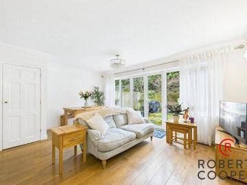 House 3 Bedroom For Sale Pinner Greater London 575000 ES100786419