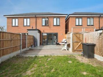 House 3 Bedroom For Sale Romford Greater London 550000 ES101677871