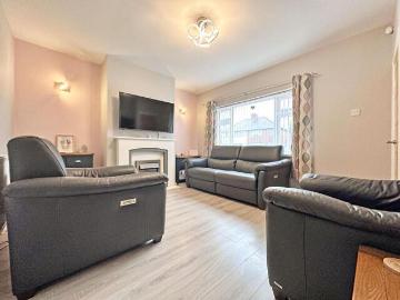 Oldbury, Sandwell county, Midlands - Equipped kitchen