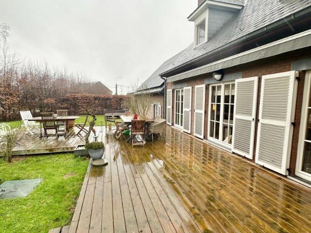 House 3 bedrooms. with large garage and land of 3,000 m²